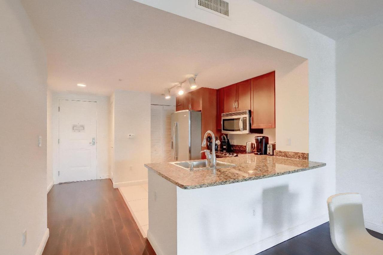 Apartment In Casa Costa Condo!Beach Pass Included Boynton Beach Buitenkant foto